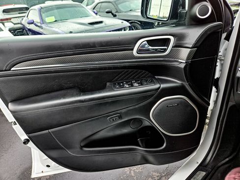 Used 2020 Jeep Grand Cherokee SRT image 45
