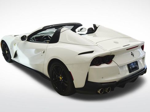 Used 2023 Ferrari 812 GTS image 3