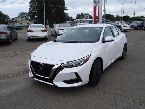 Used 2020 Nissan Sentra SV FWD image 3