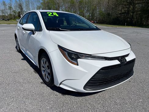 Used 2024 Toyota Corolla LE image 8