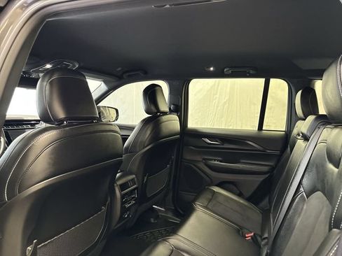 Used 2024 Jeep Grand Cherokee Altitude AWD/4WD image 13