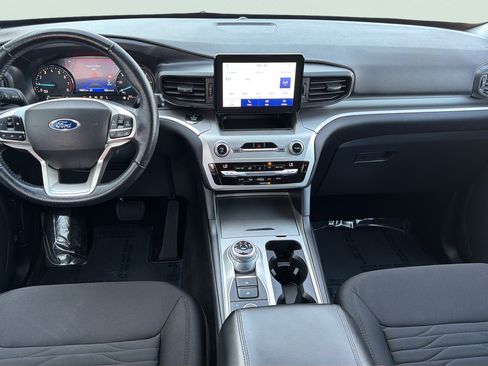 Used 2021 Ford Explorer XLT AWD/4WD image 11