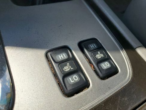 Used 2004 Toyota Land Cruiser AWD/4WD image 28