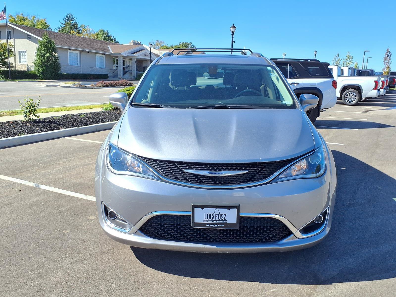 Used 2020 Chrysler Pacifica Touring-L Plus w/ Tire & Wheel Group FWD image 35