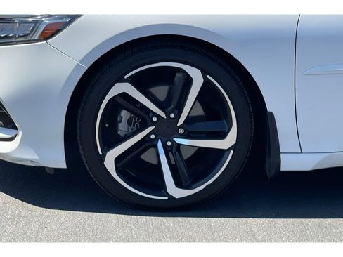 Used 2018 Honda Accord Touring image 44