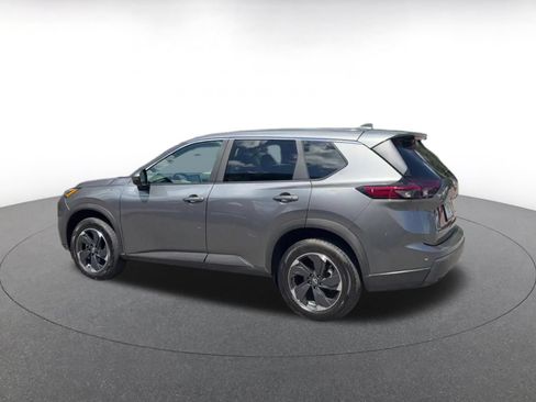 Used 2025 Nissan Rogue SV AWD/4WD image 9