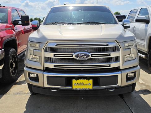 Used 2017 Ford F150 Platinum w/ Equipment Group 701A Luxury AWD/4WD image 12