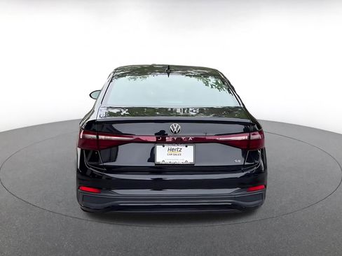 Used 2025 Volkswagen Jetta SE FWD image 11