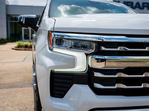 Used 2024 Chevrolet Silverado 1500 LTZ AWD/4WD image 21