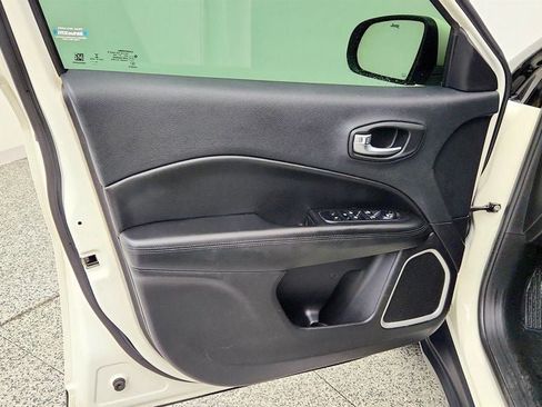 Used 2019 Jeep Compass Latitude AWD/4WD image 10