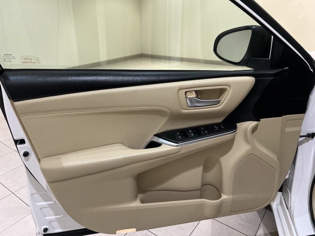 Used 2017 Toyota Camry XLE FWD image 22