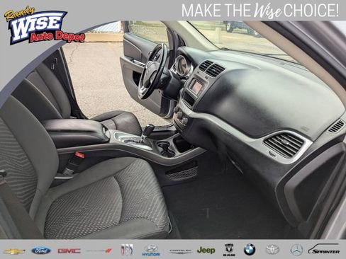 Used 2020 Dodge Journey SE w/ SE Popular Equipment Group image 21