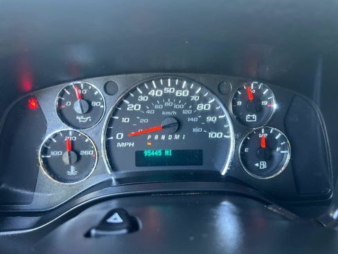 Used 2014 Chevrolet Express 3500 RWD image 18