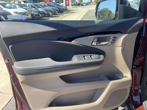 Used 2022 Honda Pilot Touring image 19
