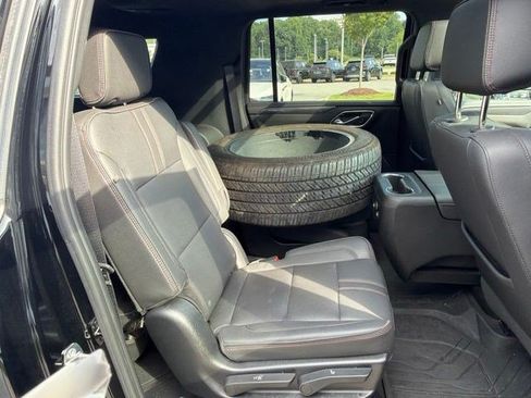 Used 2023 Chevrolet Suburban RST w/ Sport Performance Package AWD/4WD image 23