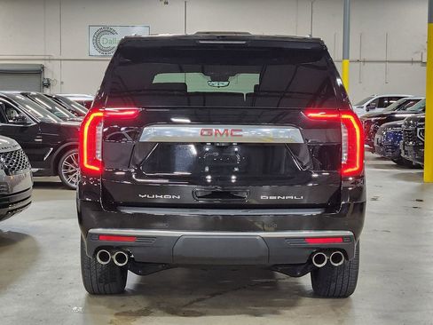Used 2023 GMC Yukon Denali w/ Advanced Technology Package AWD/4WD image 10