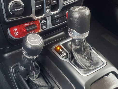 Used 2024 Jeep Wrangler Unlimited Rubicon image 30