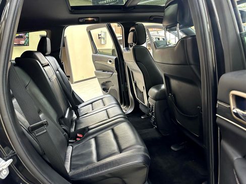 Used 2015 Jeep Grand Cherokee Overland image 36