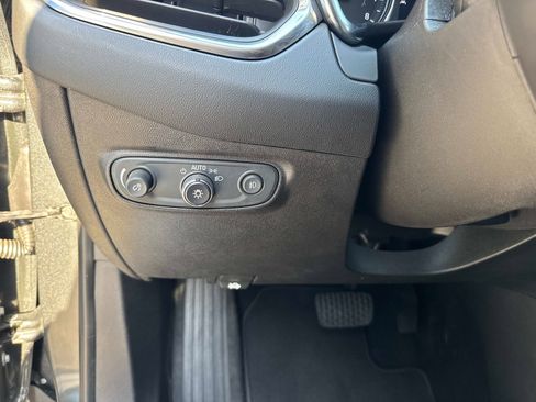 Used 2019 Chevrolet Equinox Premier AWD/4WD image 32