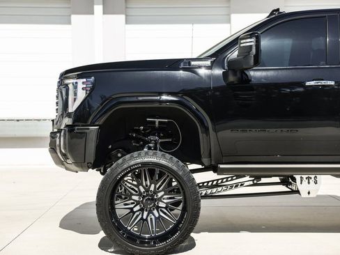 Used 2024 GMC Sierra 3500 Denali Ultimate image 21