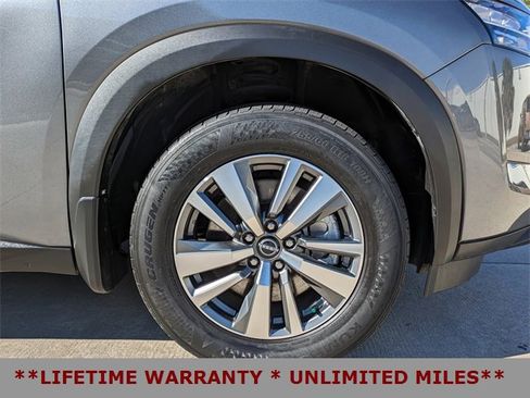 Used 2024 Nissan Pathfinder SL image 12