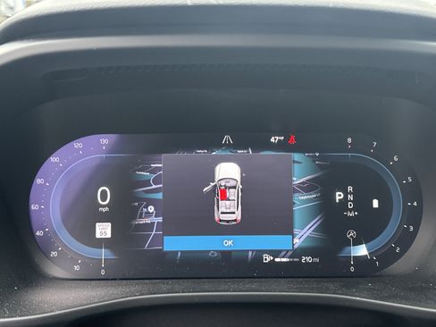 Used 2025 Volvo XC40 B5 Ultra image 29