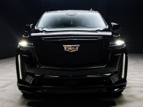 Used 2023 Cadillac Escalade V AWD/4WD image 3