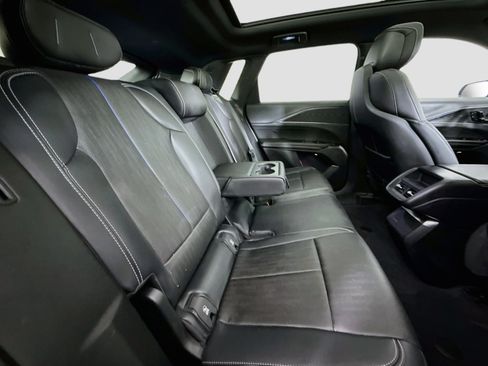 Used 2024 Cadillac Lyriq Luxury RWD image 30