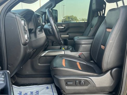 Used 2022 GMC Sierra 3500 AT4 w/ AT4 Preferred Package AWD/4WD image 10