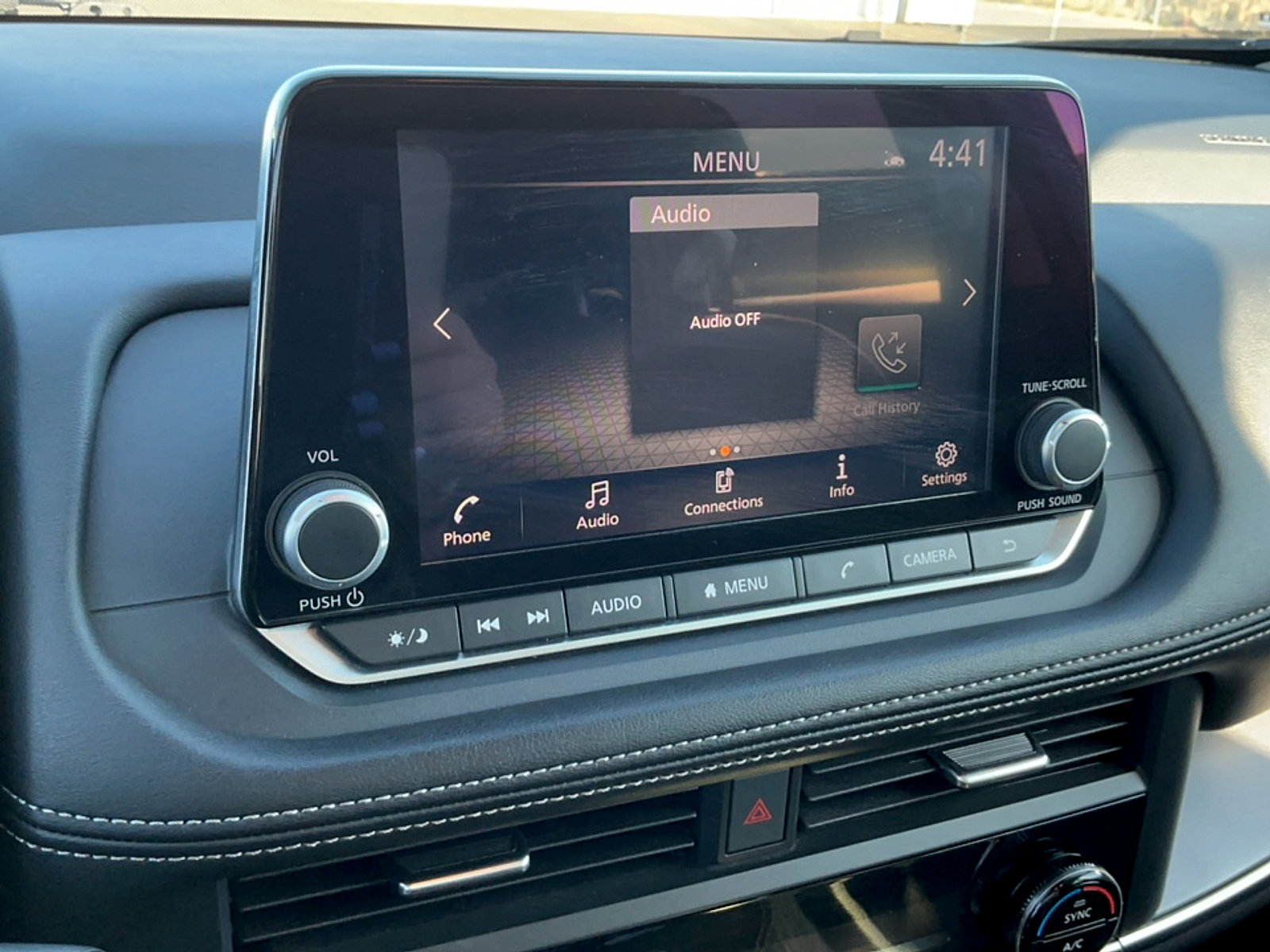 Used 2025 Nissan Rogue SV AWD/4WD image 18