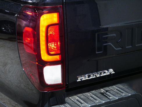 Used 2025 Honda Ridgeline TrailSport image 17