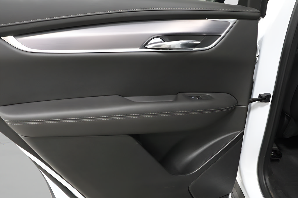 Used 2024 Cadillac XT6 Luxury w/ LPO, Floor Liner Package AWD/4WD image 24