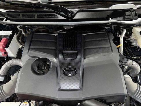 Used 2023 Toyota Tundra Platinum AWD/4WD image 12