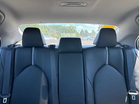 Used 2019 Toyota Camry XSE FWD image 13