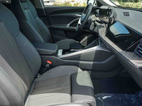 Used 2025 Audi Q5 Premium w/ Premium Plus AWD/4WD image 19