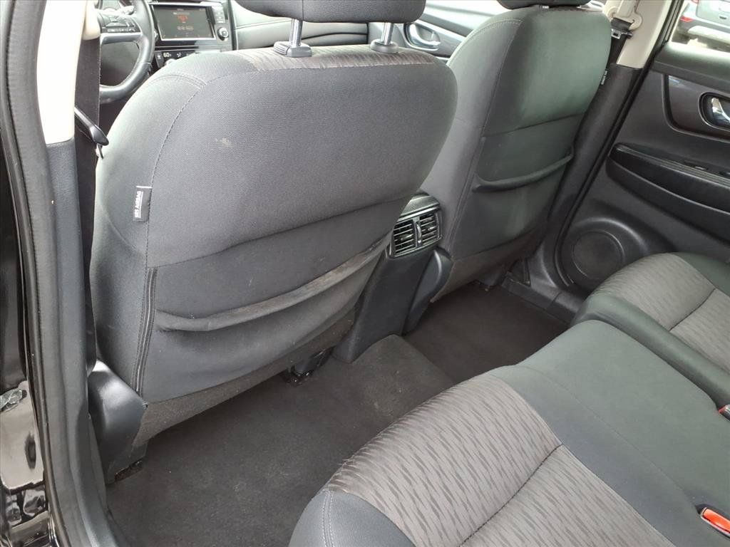Used 2018 Nissan Rogue SV FWD image 15