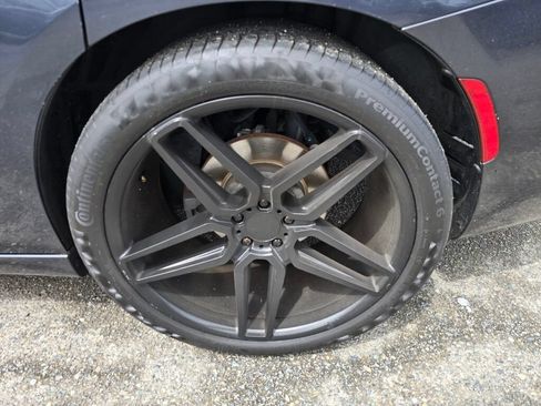 Used 2016 Dodge Charger R/T w/ Plus Group RWD image 5