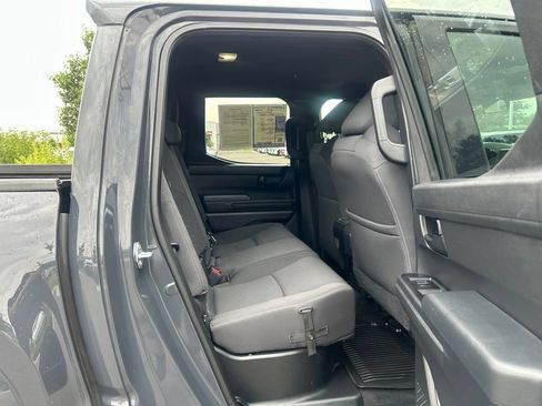 Used 2025 Toyota Tacoma SR w/ SR Upgrade Package AWD/4WD image 16