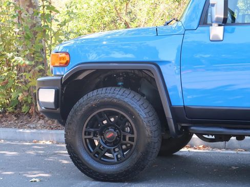 Used 2007 Toyota FJ Cruiser 4WD image 12