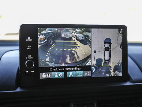 Used 2025 Honda Pilot TrailSport image 28