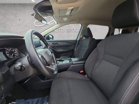 Used 2025 Nissan Rogue S FWD image 19