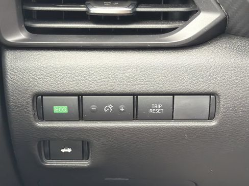 Used 2024 Nissan Sentra S FWD image 16