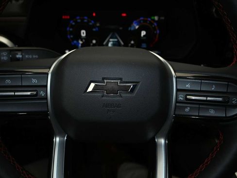 Used 2026 Chevrolet Colorado Z71 w/ Technology Package AWD/4WD image 11