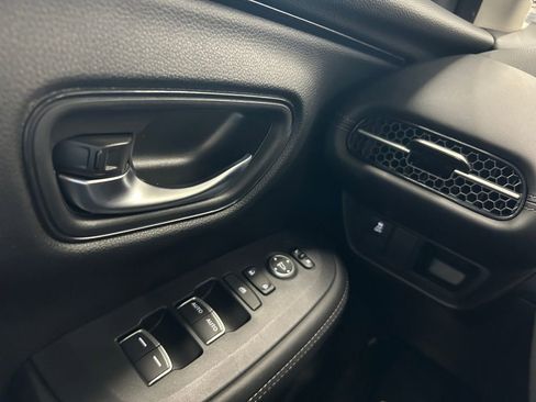 Certified 2024 Honda HR-V EX-L image 30