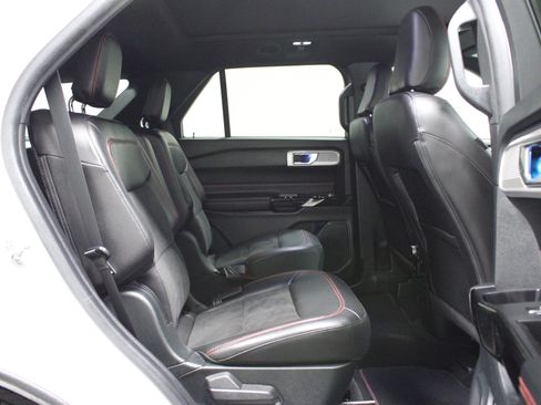 Used 2022 Ford Explorer ST-Line w/ Class IV Trailer Tow Package AWD/4WD image 18