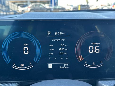 Used 2025 Hyundai Sonata SEL AWD/4WD image 23