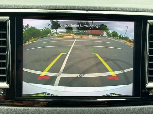 Used 2024 Chrysler Pacifica Touring-L FWD image 30