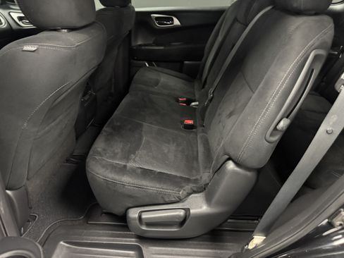 Used 2014 Nissan Pathfinder SV w/ Trailer Tow Package FWD image 15