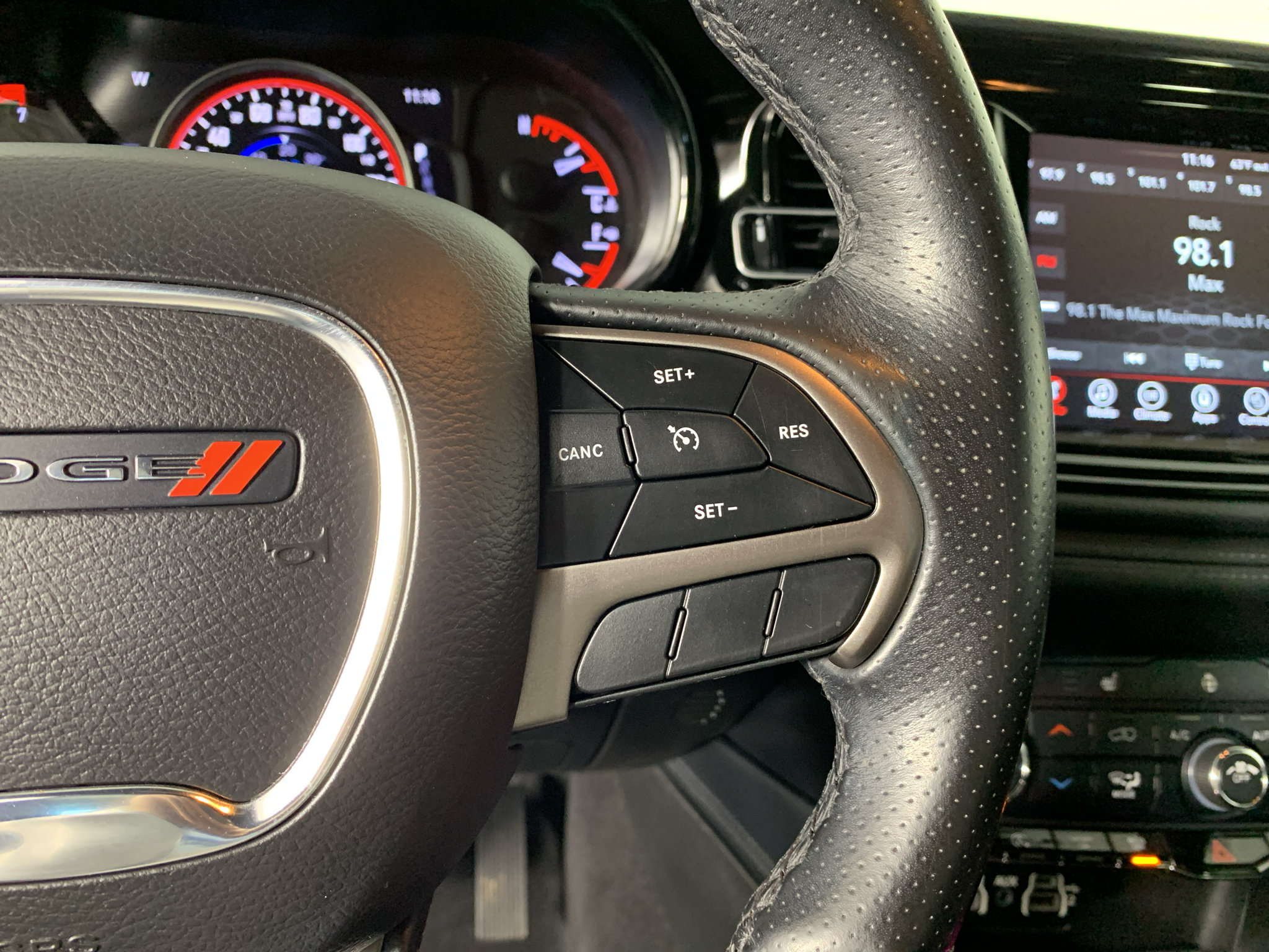 Used 2023 Dodge Durango SXT RWD image 19