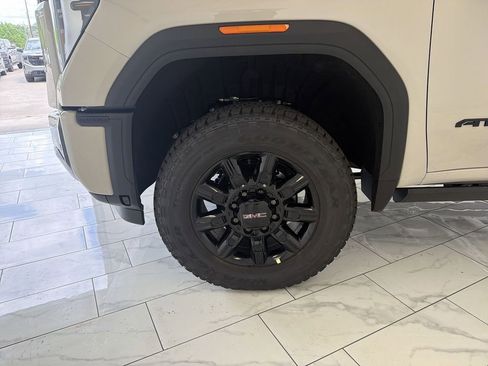 New 2026 GMC Sierra 2500 AT4 w/ Technology Package AWD/4WD image 34